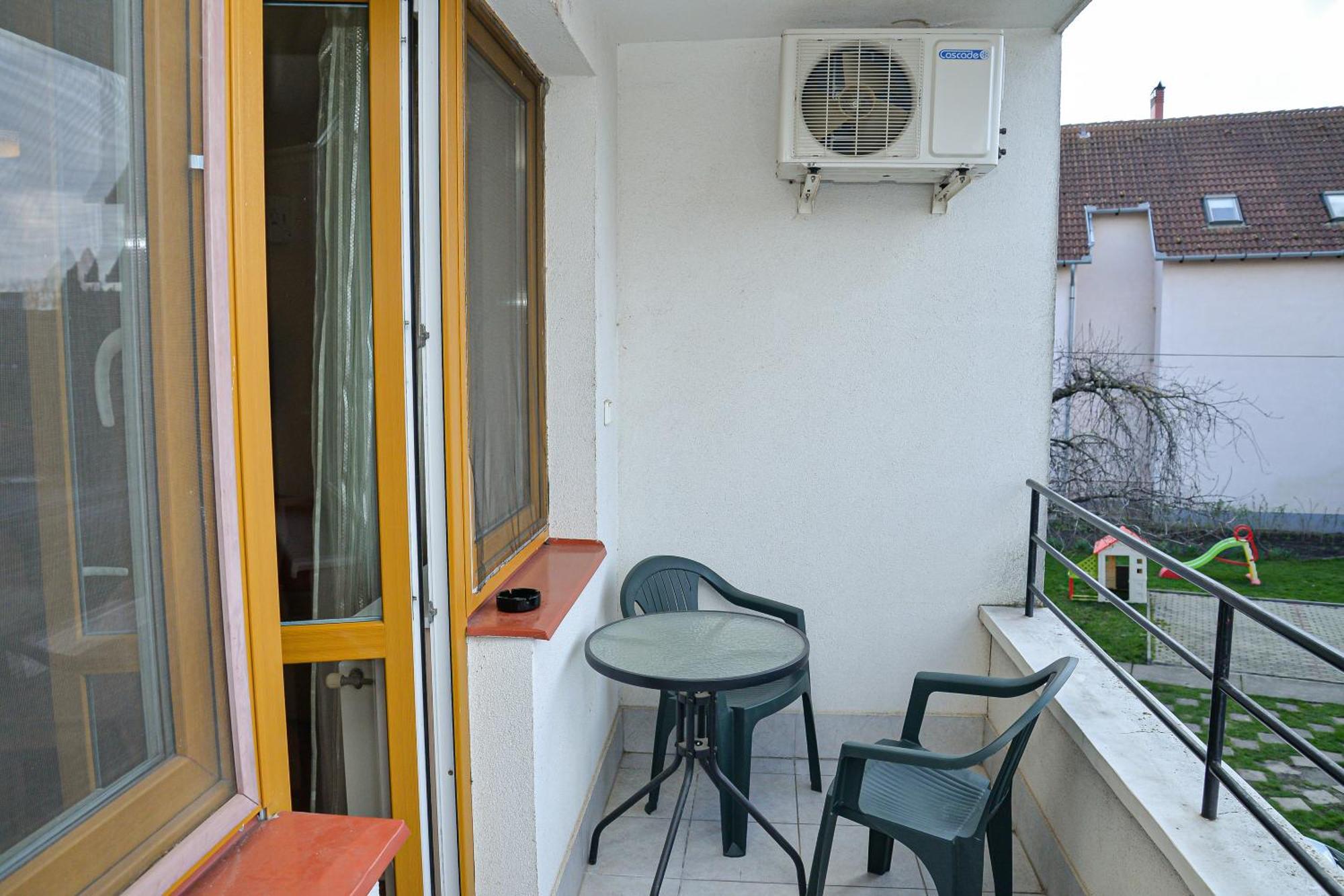 Bed and Breakfast Major Panzio Es Etterem Hajdúszoboszló Exterior foto