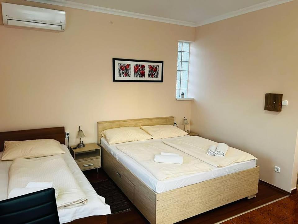 Bed and Breakfast Major Panzio Es Etterem Hajdúszoboszló Exterior foto
